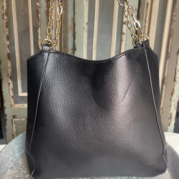 Seven Days Vegan Black Leather Shoulder Bag with Gold Chain - Picture 3 of 14